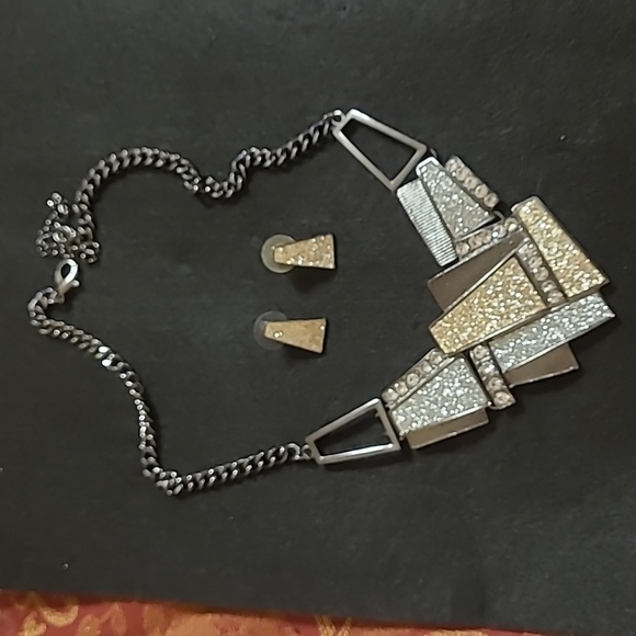 Blingy gold/silver and black necklace with matching earingsl - Picture 1 of 3